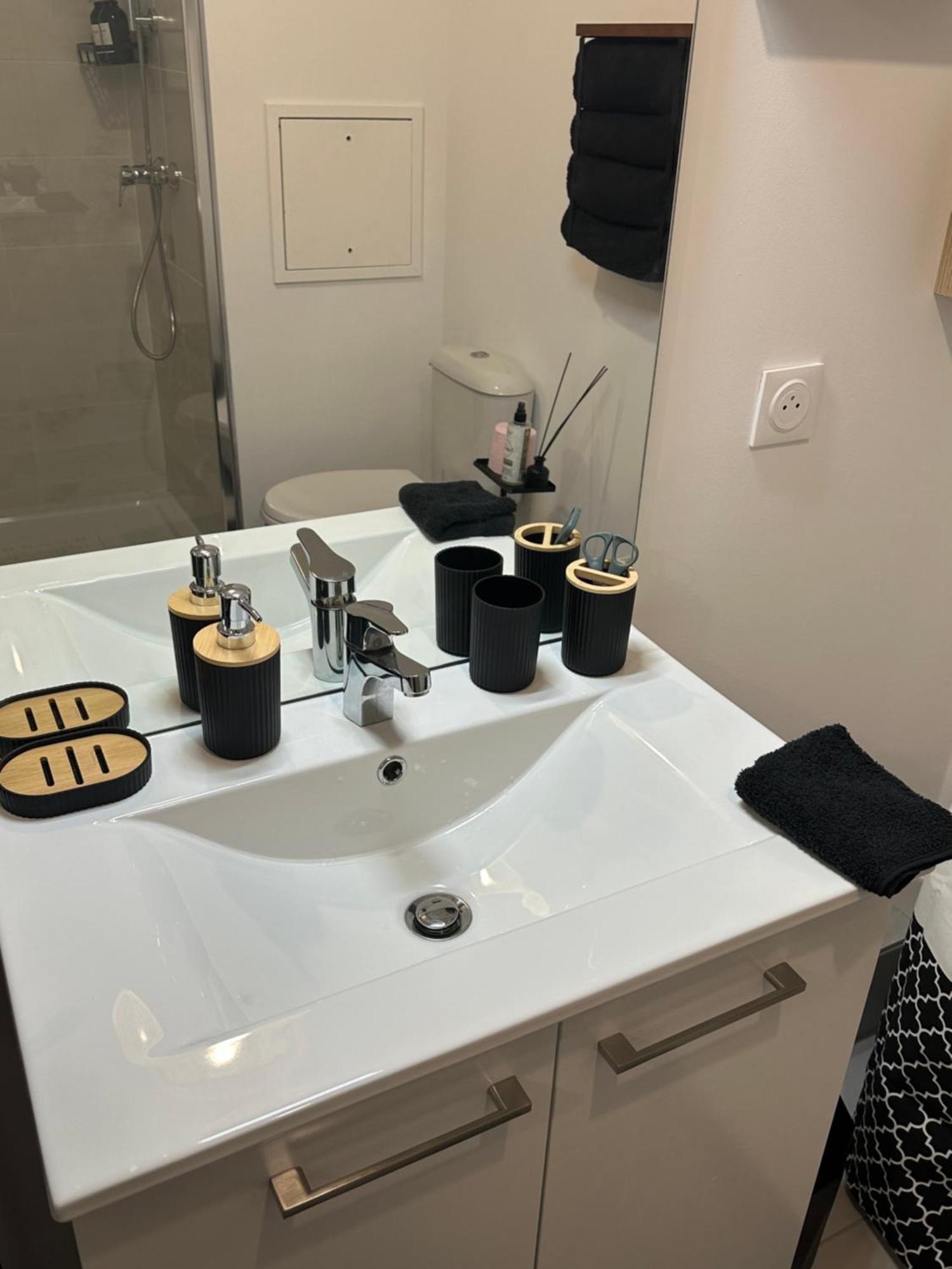 Appartement Entre Paris Et Disney Noisy-le-Grand Exteriör bild
